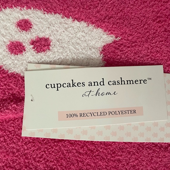 NEW Cupcakes & Cashmere PINK GHOST Throw 👻💗 viral fuzzy blanket tik tok - Picture 5 of 7